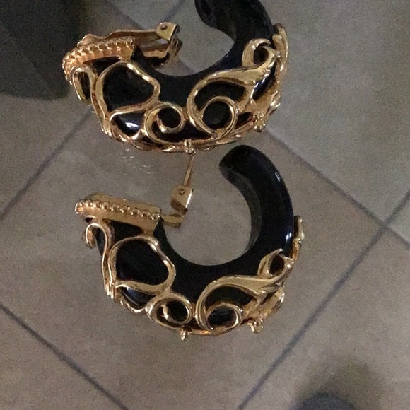 Earring - Picture 5 of 5